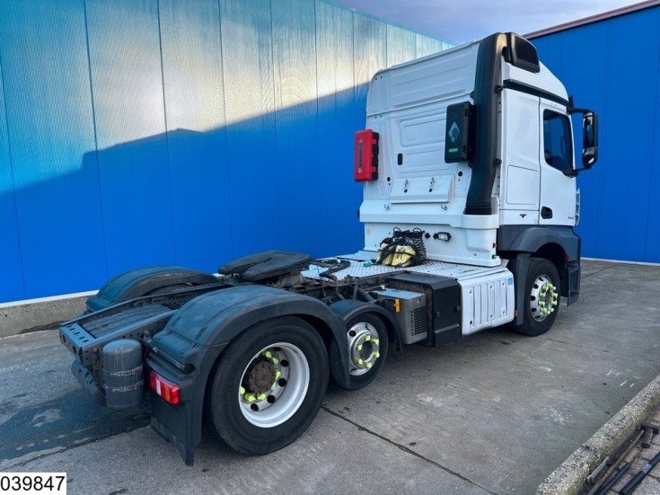 Mercedes Actros 2443