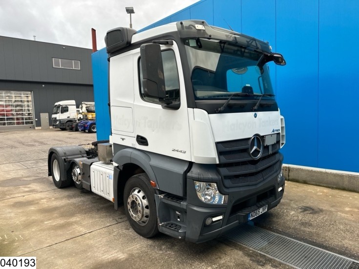 Mercedes Actros 2443