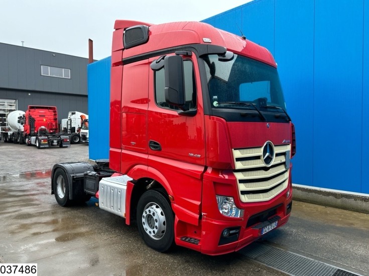 Mercedes Actros 1848