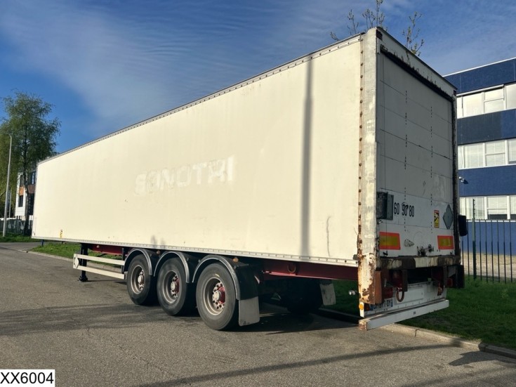 Fruehauf gesloten bak