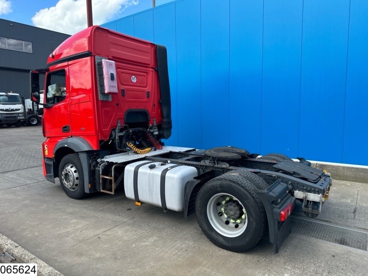 Mercedes Actros 1843