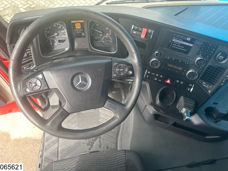 Mercedes Actros 1843