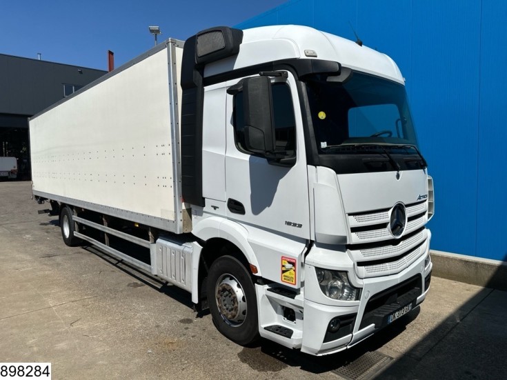 Mercedes Actros 1833