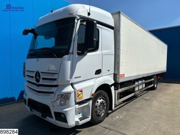 Mercedes Actros 1833