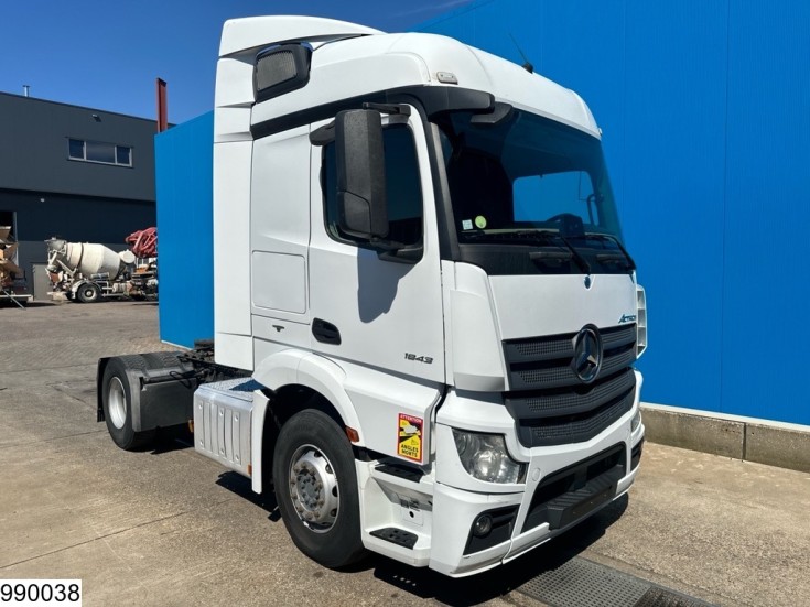 Mercedes Actros 1843