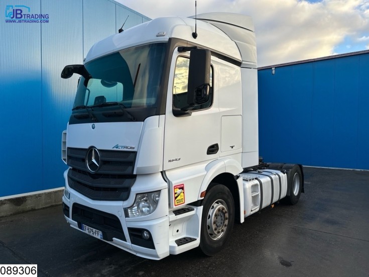 Mercedes Actros 1843