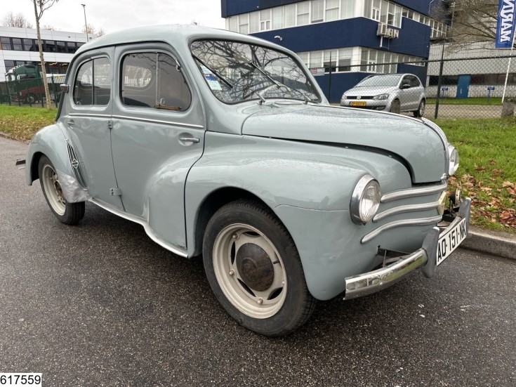 Renault 4CV