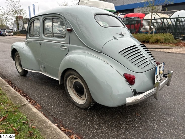 Renault 4CV