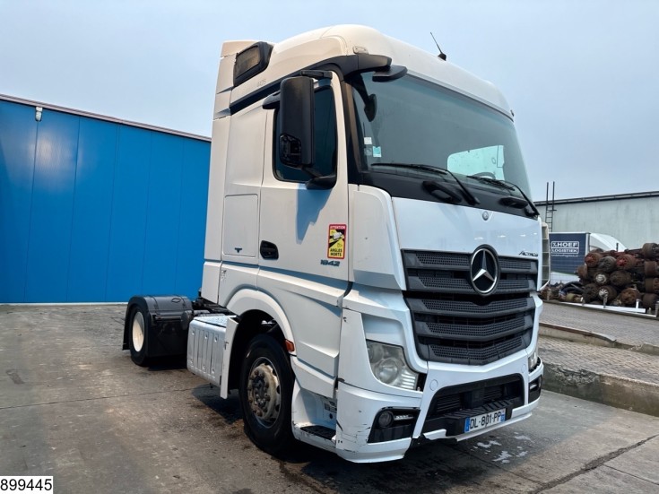 Mercedes Actros 1842