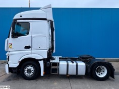 Mercedes Actros 1842