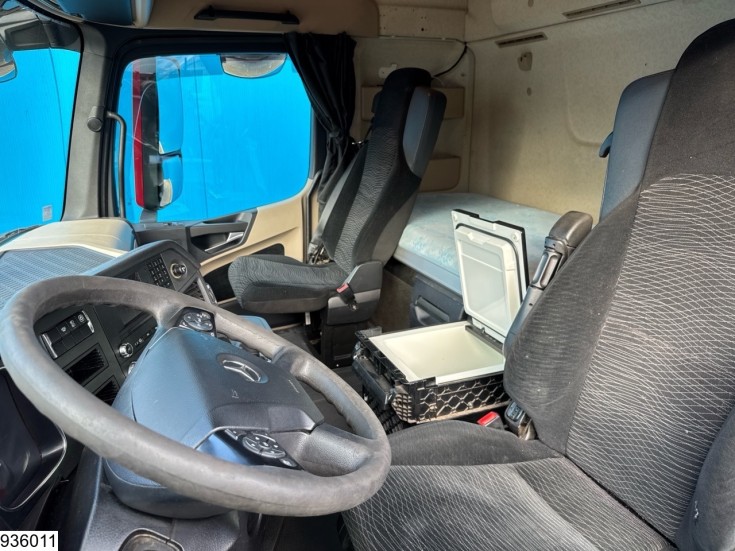 Mercedes Actros 1951