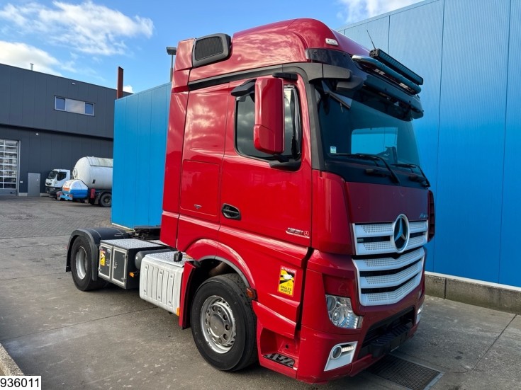 Mercedes Actros 1951