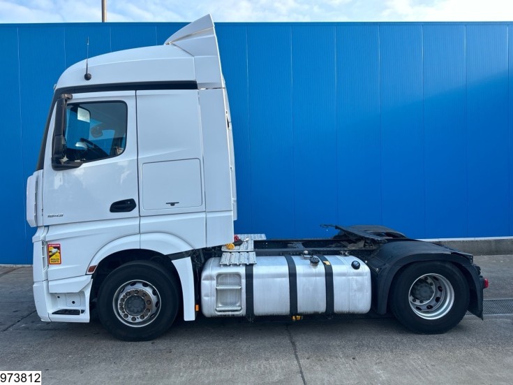 Mercedes Actros 1843