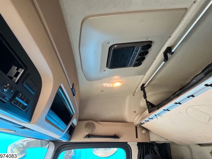 Mercedes Actros 1843