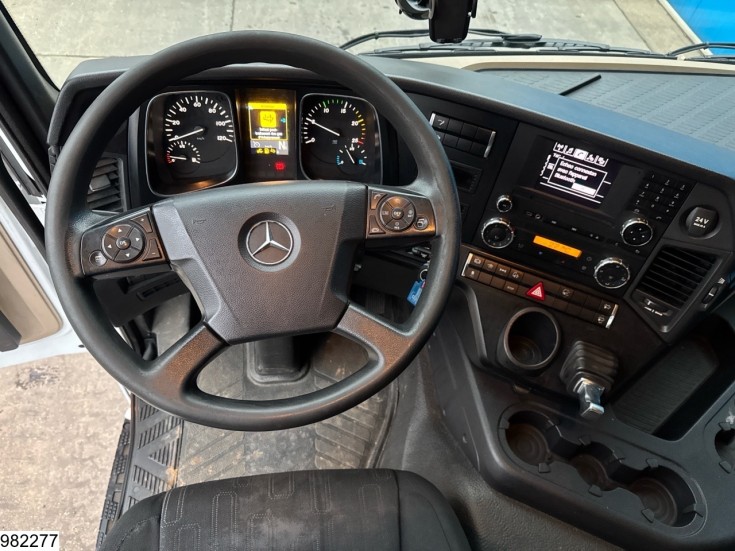 Mercedes Actros 1843