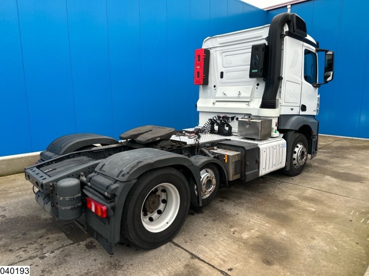Mercedes Actros 2443