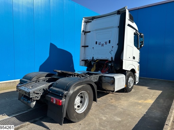 Mercedes Actros 1845