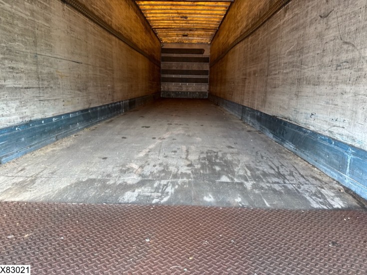 Lecitrailer gesloten bak