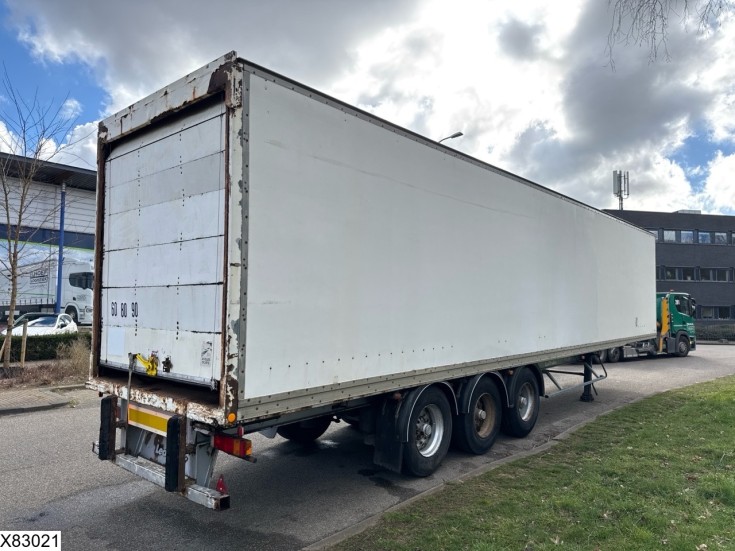 Lecitrailer gesloten bak