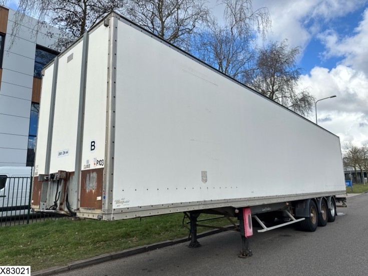 Lecitrailer gesloten bak
