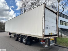 Lecitrailer gesloten bak