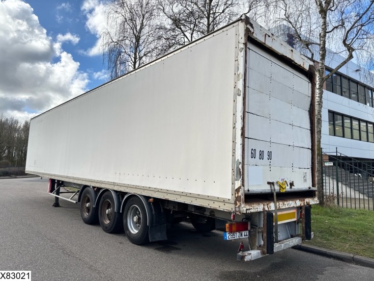 Lecitrailer gesloten bak